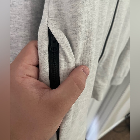 Men’s Nike full zip jacket with hood and zip pockets - Picture 5 of 5